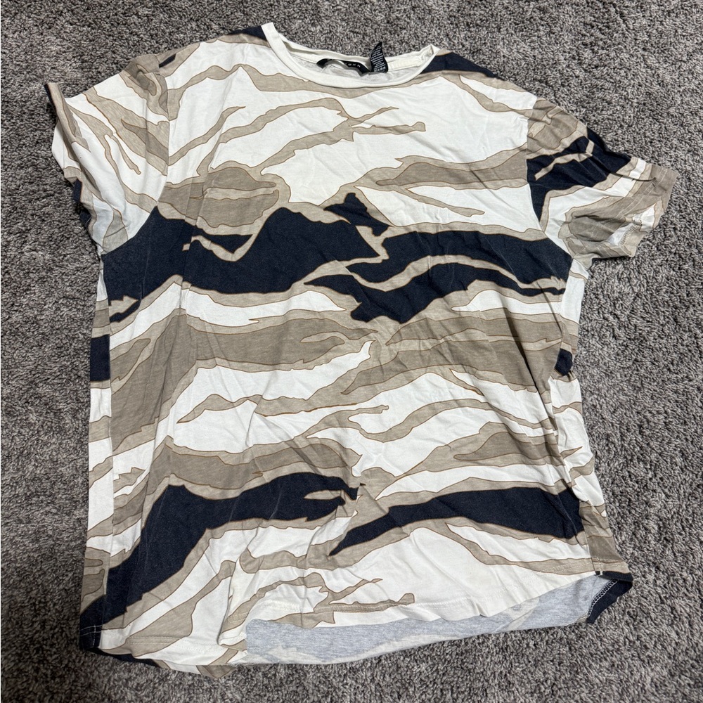 Sean John Cream and Brown Graphic Tee